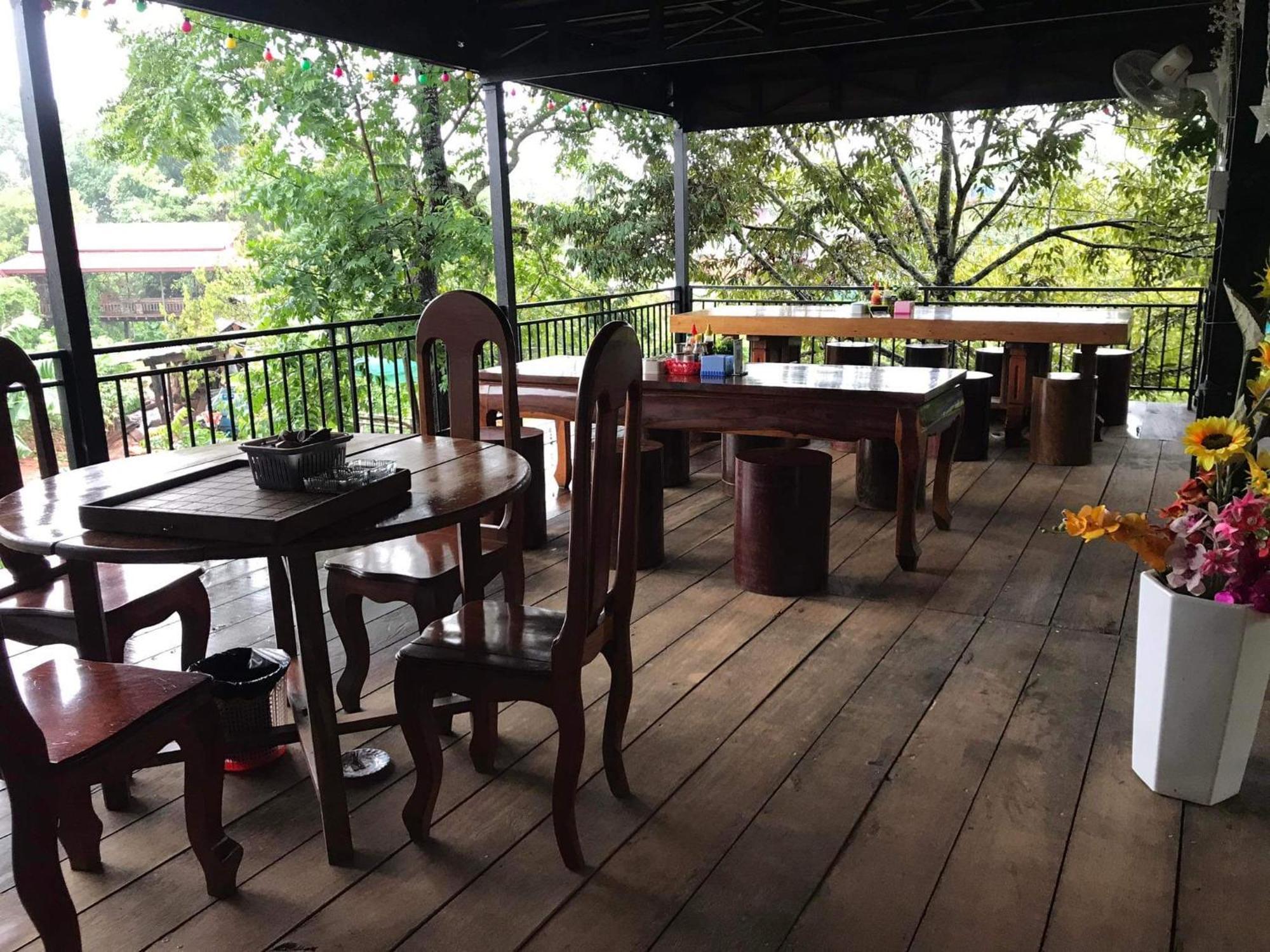 Manel Guesthouse And Restaurant ศรีมโนรม ภายนอก รูปภาพ