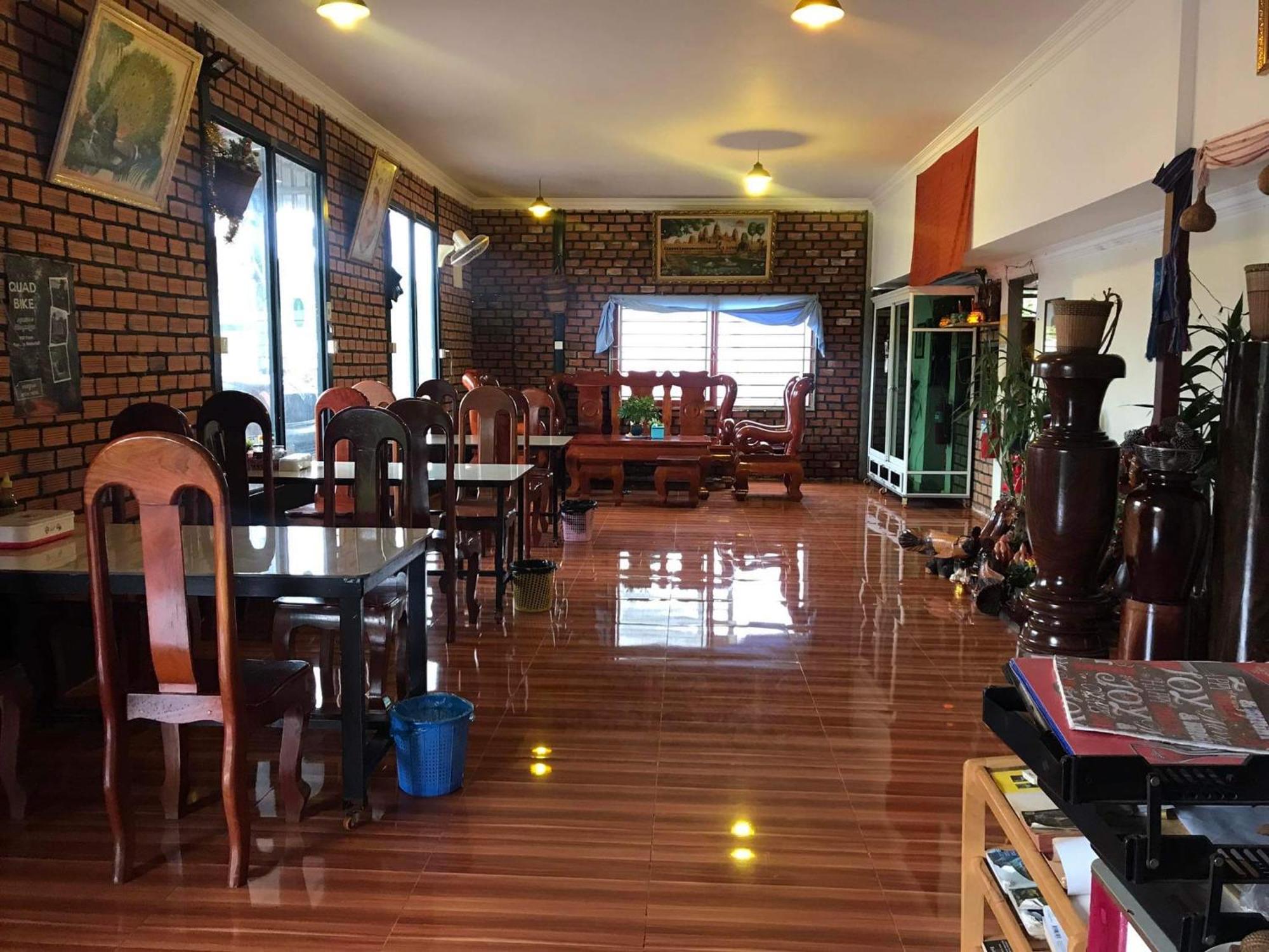 Manel Guesthouse And Restaurant ศรีมโนรม ภายนอก รูปภาพ
