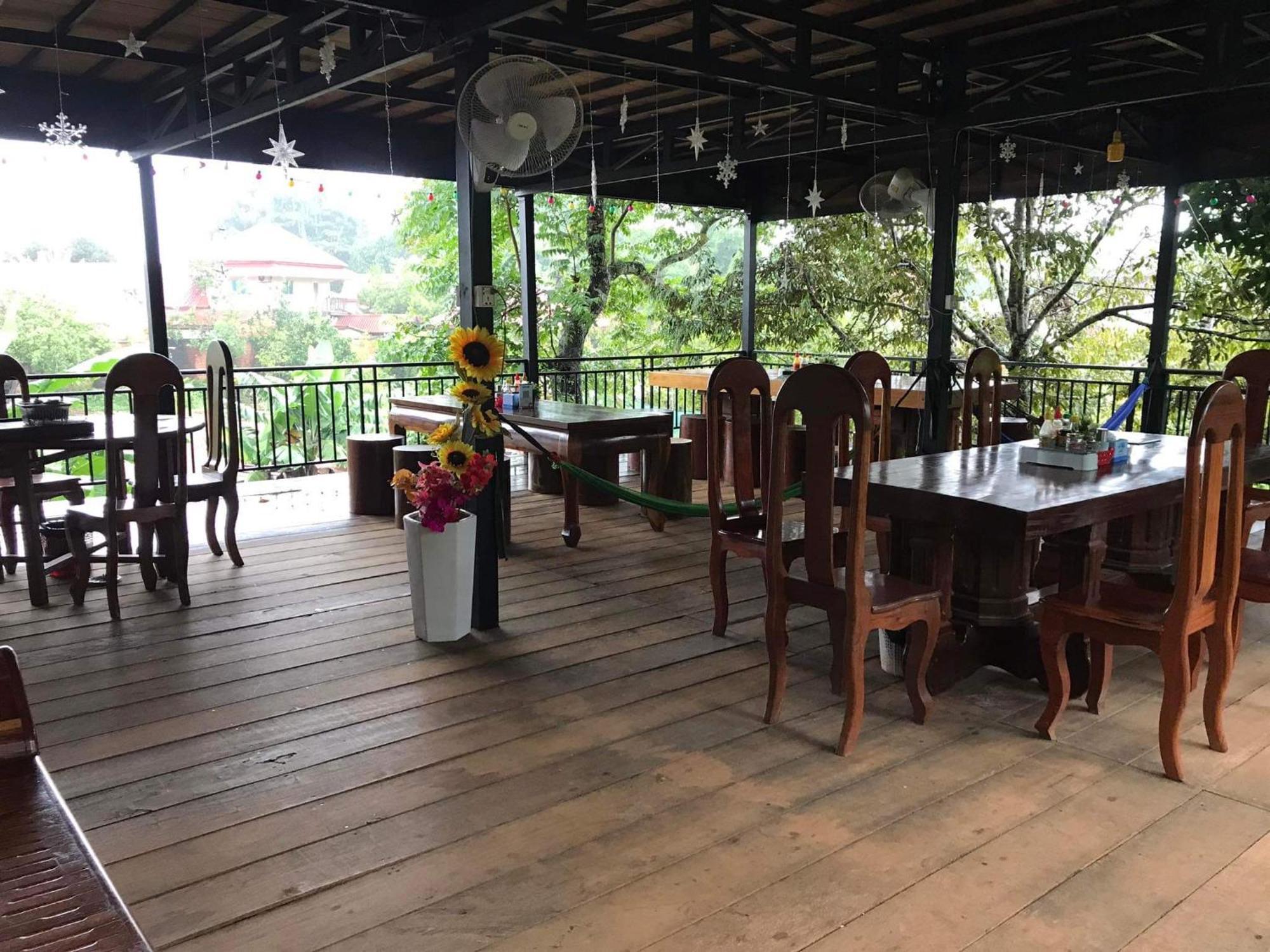 Manel Guesthouse And Restaurant ศรีมโนรม ภายนอก รูปภาพ
