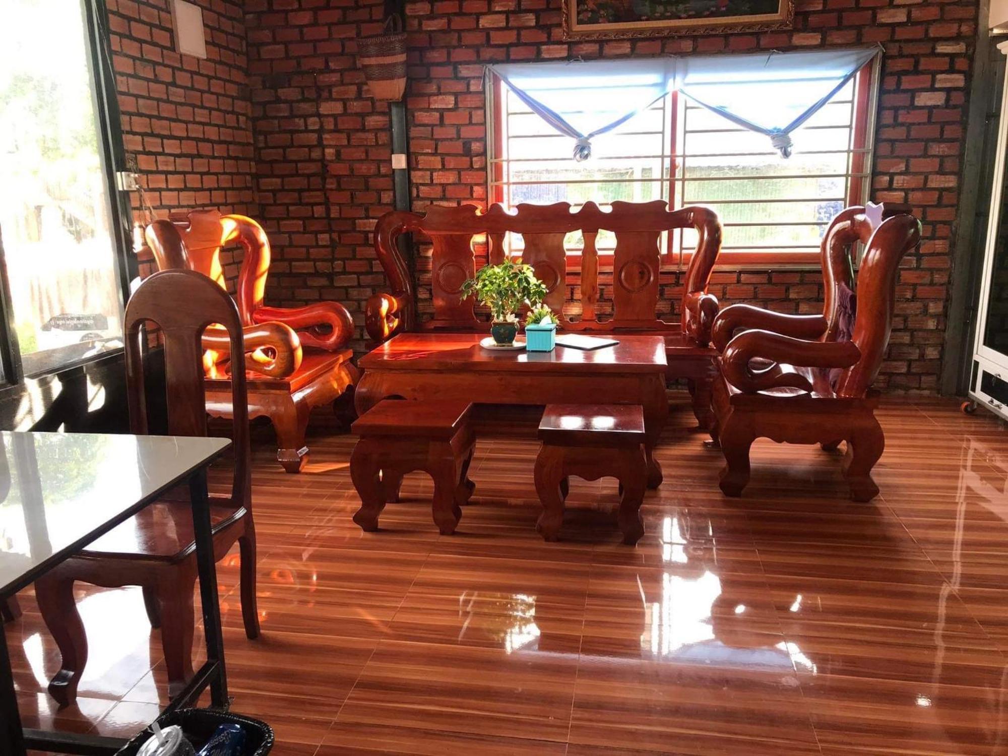 Manel Guesthouse And Restaurant ศรีมโนรม ภายนอก รูปภาพ