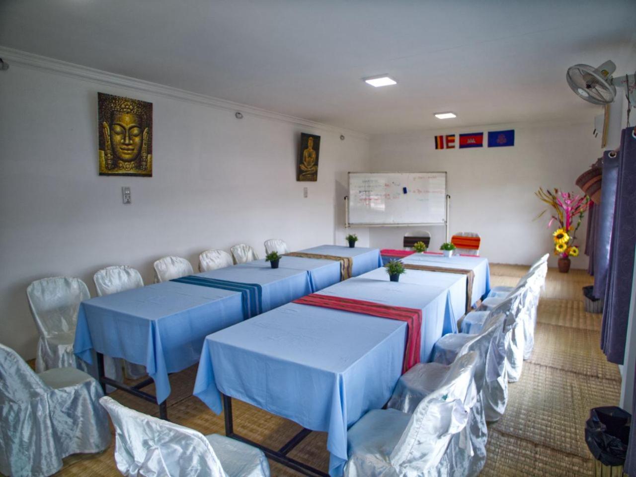 Manel Guesthouse And Restaurant ศรีมโนรม ภายนอก รูปภาพ