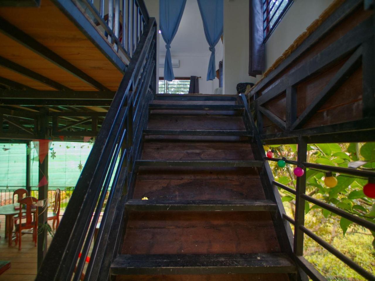 Manel Guesthouse And Restaurant ศรีมโนรม ภายนอก รูปภาพ