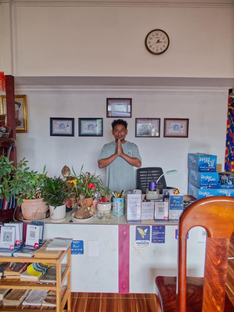 Manel Guesthouse And Restaurant ศรีมโนรม ภายนอก รูปภาพ