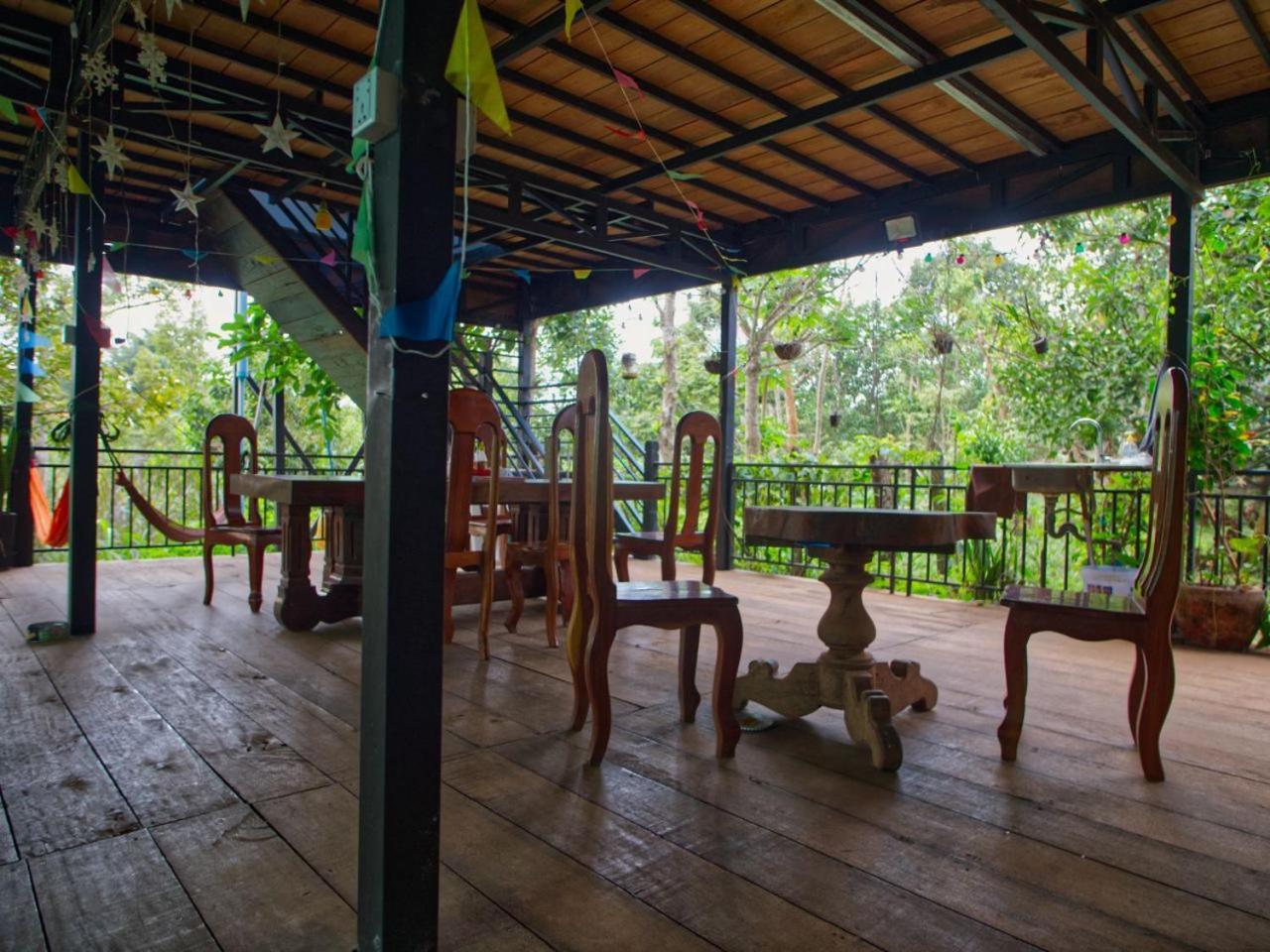 Manel Guesthouse And Restaurant ศรีมโนรม ภายนอก รูปภาพ