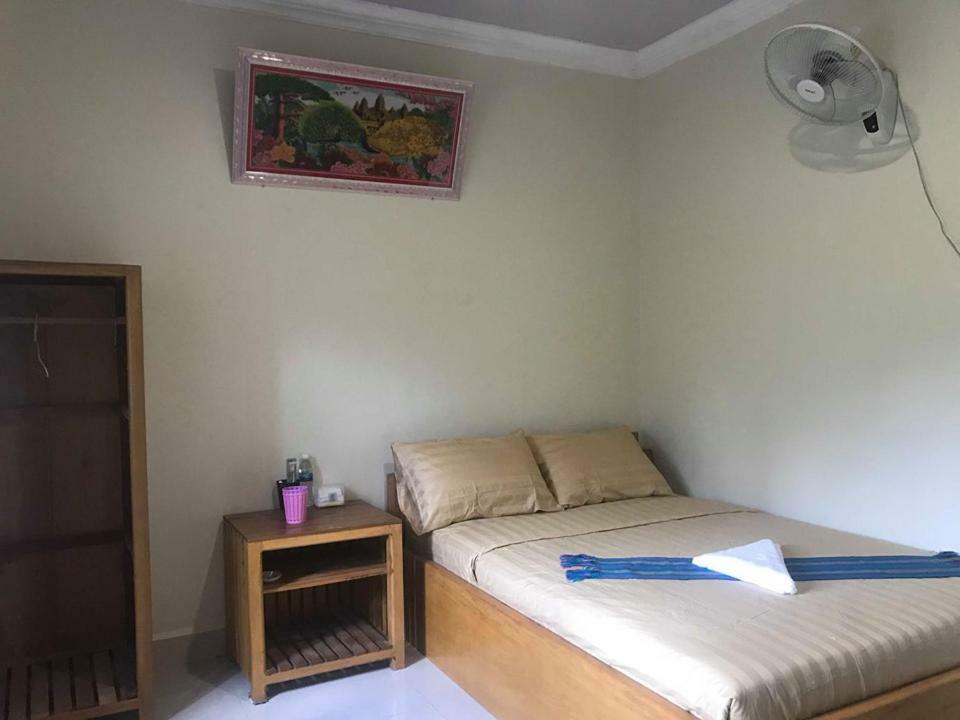 Manel Guesthouse And Restaurant ศรีมโนรม ภายนอก รูปภาพ