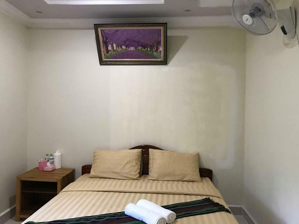 Manel Guesthouse And Restaurant ศรีมโนรม ภายนอก รูปภาพ