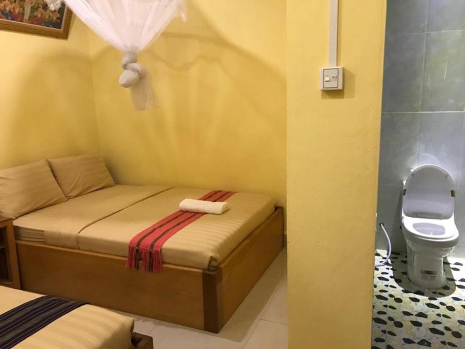 Manel Guesthouse And Restaurant ศรีมโนรม ภายนอก รูปภาพ